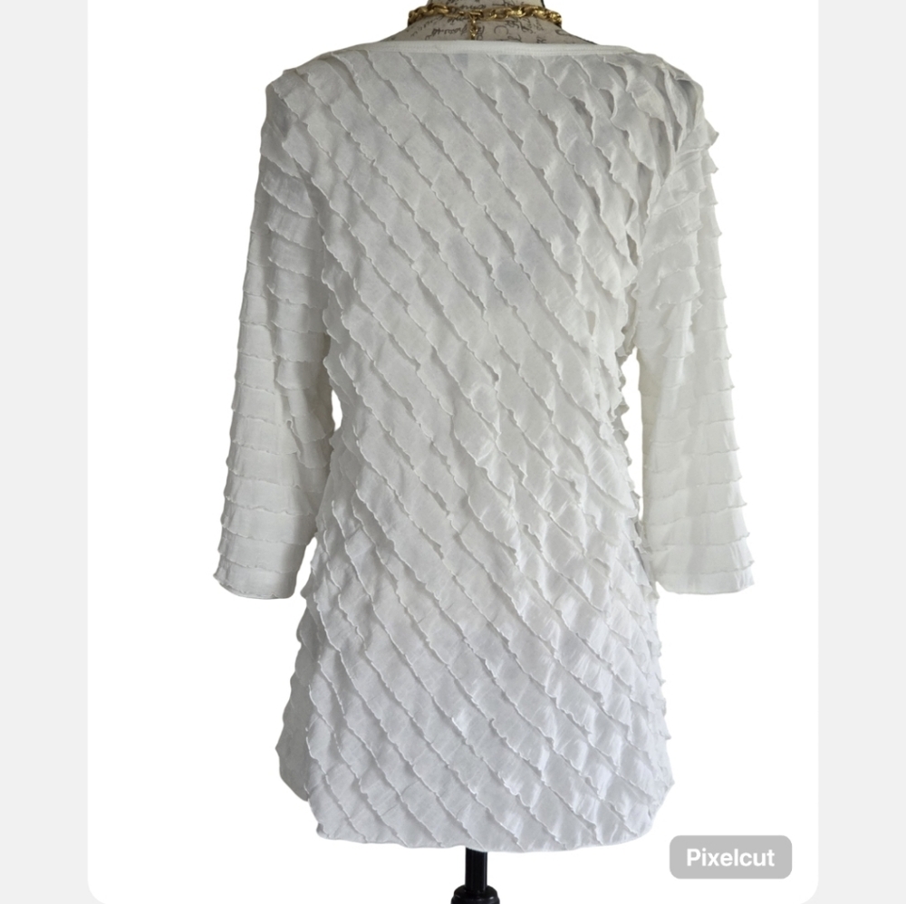 Only 9 White Ruffled Blouse. - Picture 2 of 8